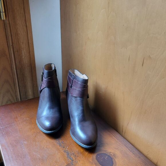 Vionic Leather Boots Size 7 - Picture 1 of 6